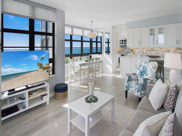 Marco Island Lovely Condo with 2 Bedrooms & Full Ocean Views