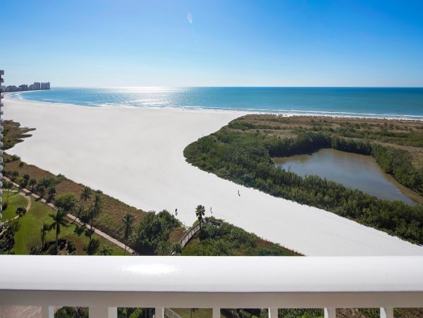 Marco Island Lovely Condo with 2 Bedrooms & Full Ocean Views