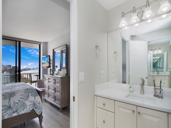 Marco Island Lovely Condo with 2 Bedrooms & Full Ocean Views