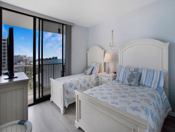 Marco Island Lovely Condo with 2 Bedrooms & Full Ocean Views
