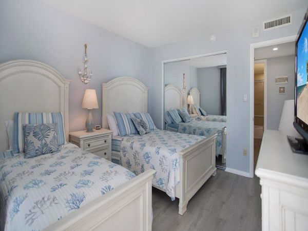 Marco Island Lovely Condo with 2 Bedrooms & Full Ocean Views