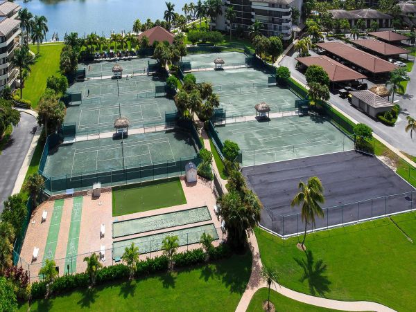 Marco Island Lovely Condo with 2 Bedrooms & Full Ocean Views