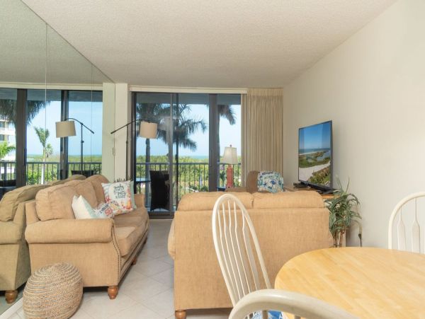 Lovely Marco Island Two Bedroom Vacation Condo