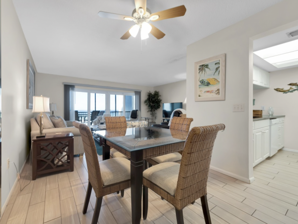 Island Beachfront Beauty on Anna Maria Island