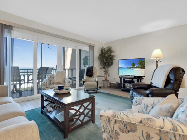 Island Beachfront Beauty on Anna Maria Island