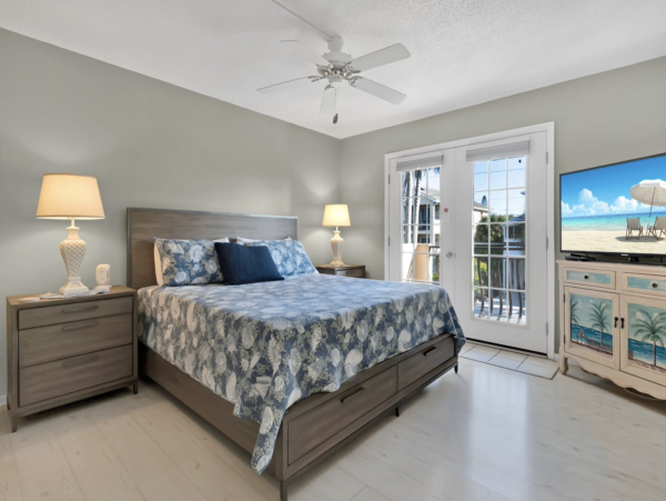 Island Beachfront Beauty on Anna Maria Island