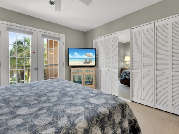 Island Beachfront Beauty on Anna Maria Island