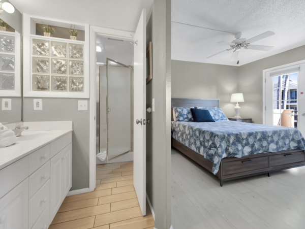 Island Beachfront Beauty on Anna Maria Island