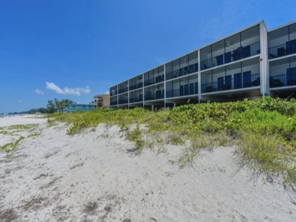 Island Beachfront Beauty on Anna Maria Island