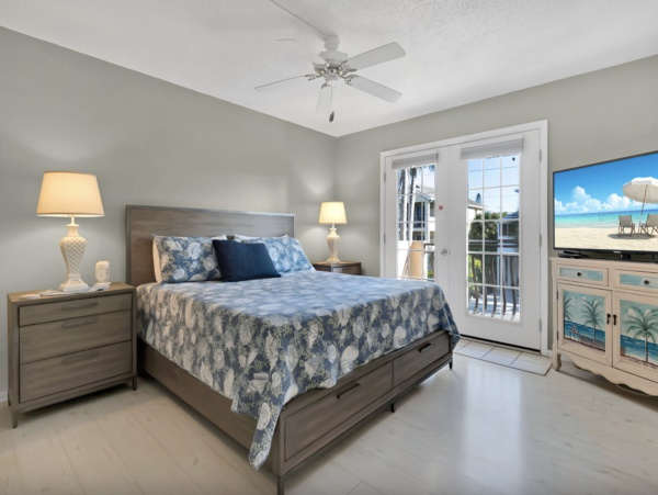 Island Beachfront Beauty on Anna Maria Island