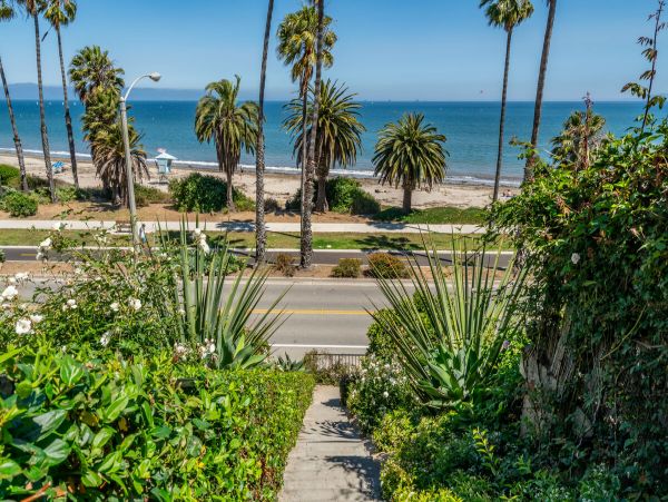 Oceanfront Vacation Condo 2 Bedroom in Santa Barbara