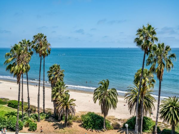 Oceanfront Vacation Condo 2 Bedroom in Santa Barbara