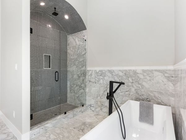 Modern 8 Bedroom Home with Private Pool & Spa