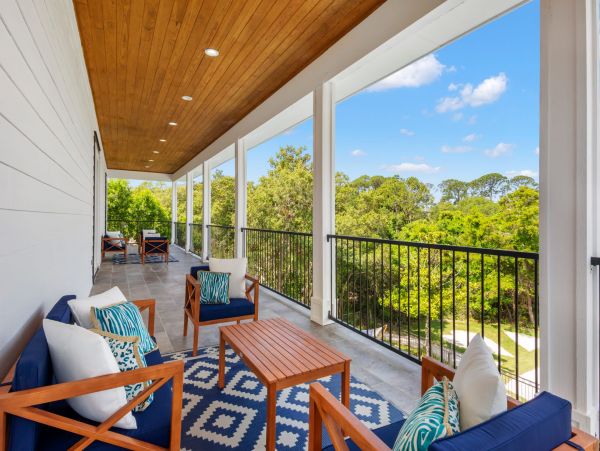 Modern 8 Bedroom Home with Private Pool & Spa