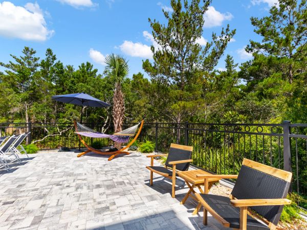 Modern 8 Bedroom Home with Private Pool & Spa
