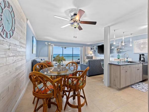 On Beach Vacation Condo Four Bedroom in Bradenton Beach