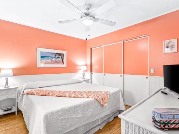 On Beach Vacation Condo Four Bedroom in Bradenton Beach