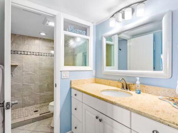 On Beach Vacation Condo Four Bedroom in Bradenton Beach