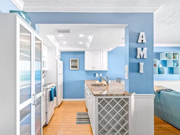 On Beach Vacation Condo Four Bedroom in Bradenton Beach