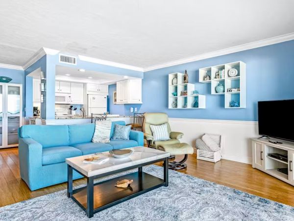On Beach Vacation Condo Four Bedroom in Bradenton Beach