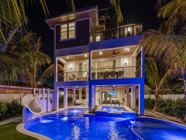 Modern Lido Key Vacation Home Sleeps 12 Guest