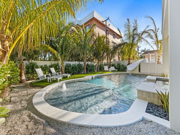 Modern Lido Key Vacation Home Sleeps 12 Guest