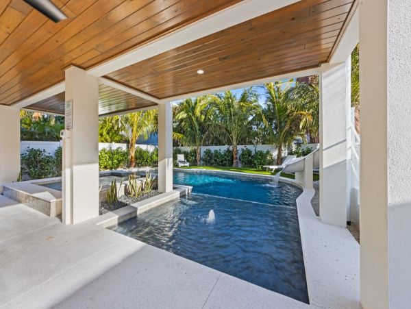 Modern Lido Key Vacation Home Sleeps 12 Guest
