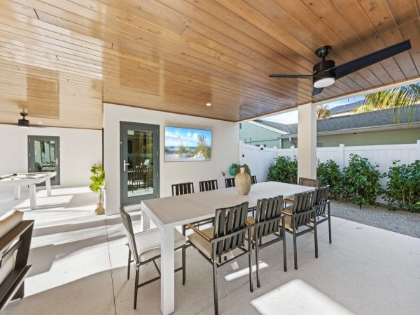 Modern Lido Key Vacation Home Sleeps 12 Guest