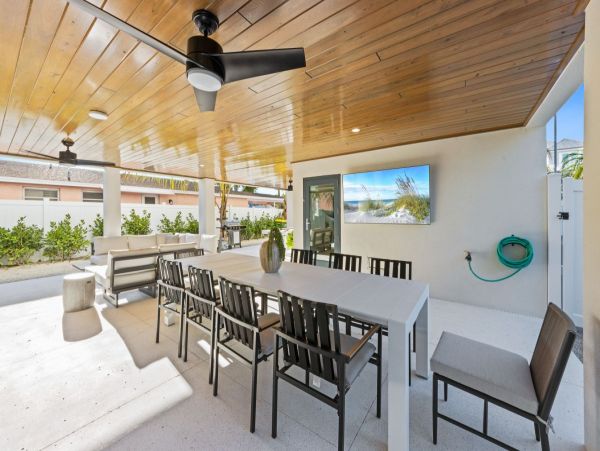 Modern Lido Key Vacation Home Sleeps 12 Guest