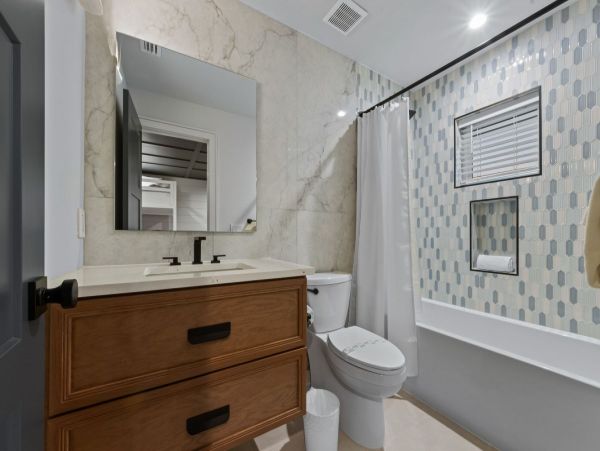 Modern Lido Key Vacation Home Sleeps 12 Guest