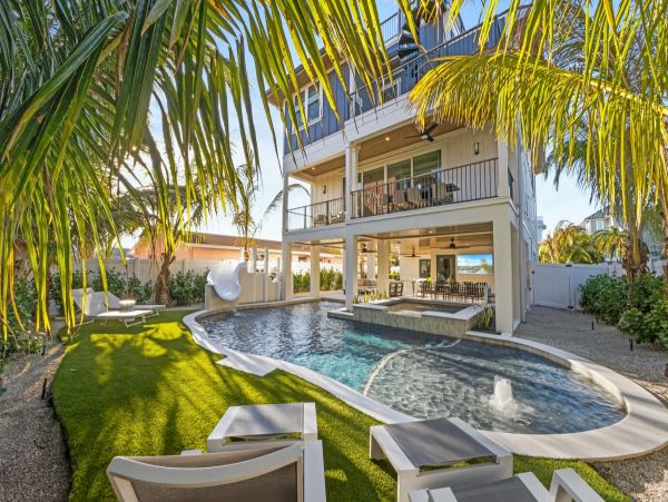 Modern Lido Key Vacation Home Sleeps 12 Guest