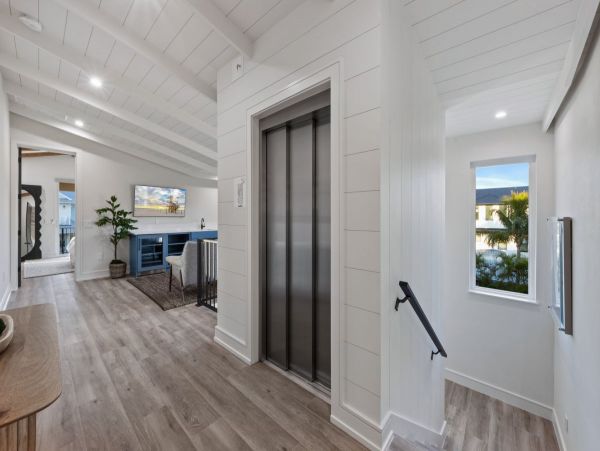 Modern Lido Key Vacation Home Sleeps 12 Guest