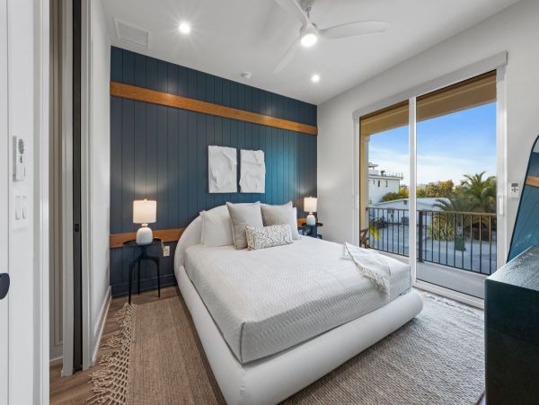Modern Lido Key Vacation Home Sleeps 12 Guest