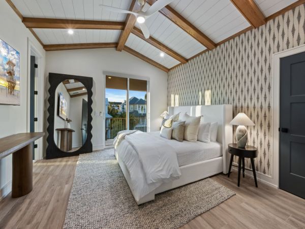 Modern Lido Key Vacation Home Sleeps 12 Guest