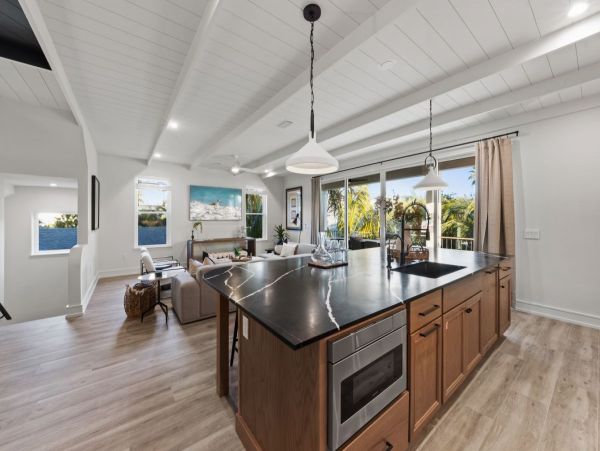 Modern Lido Key Vacation Home Sleeps 12 Guest