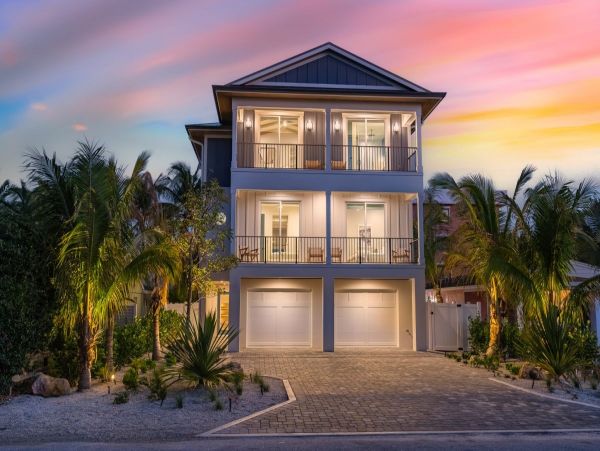 Modern Lido Key Vacation Home Sleeps 12 Guest