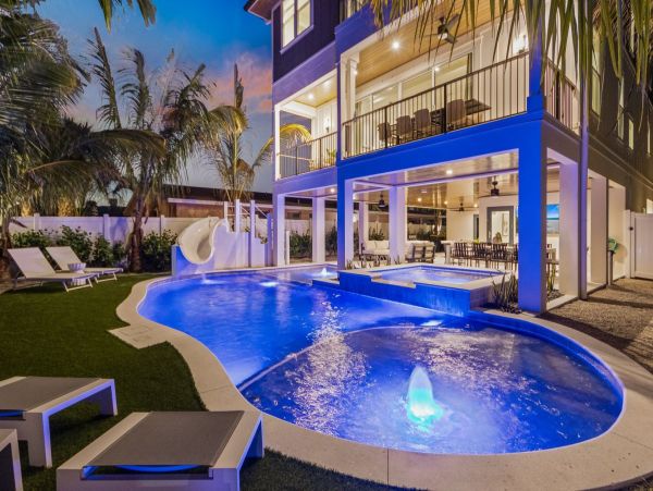 Modern Lido Key Vacation Home Sleeps 12 Guest