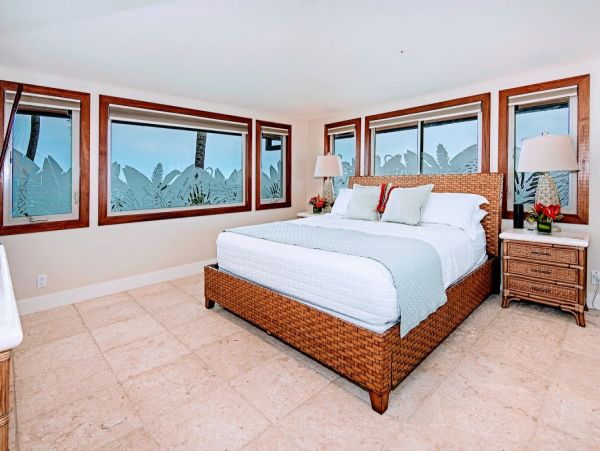 Oceanfront Waimanalo Beach Vacation Home Nine Bedroom