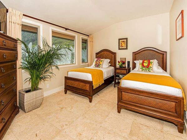 Oceanfront Waimanalo Beach Vacation Home Nine Bedroom