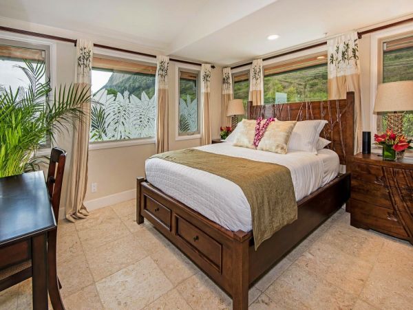 Oceanfront Waimanalo Beach Vacation Home Nine Bedroom