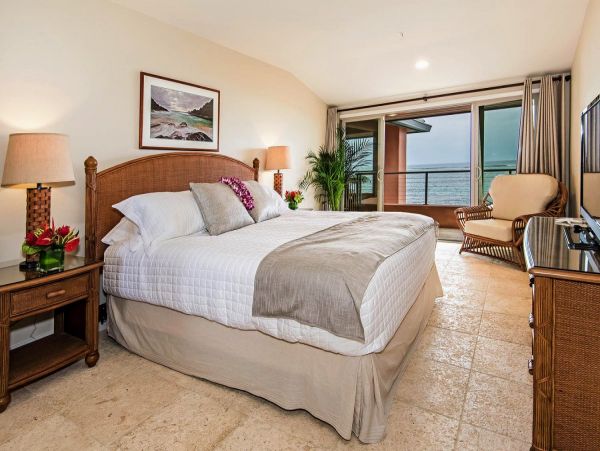 Oceanfront Waimanalo Beach Vacation Home Nine Bedroom