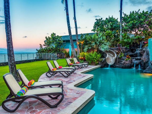 Oceanfront Waimanalo Beach Vacation Home Nine Bedroom