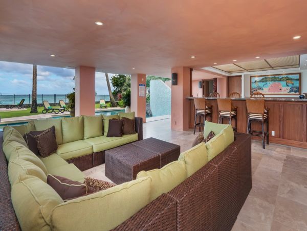 Oceanfront Waimanalo Beach Vacation Home Nine Bedroom
