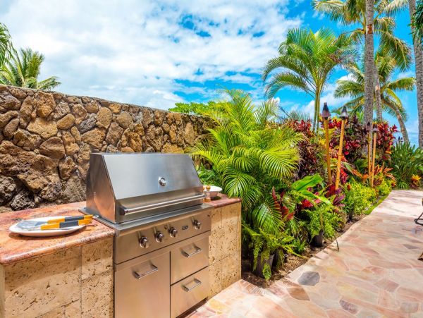 Oceanfront Waimanalo Beach Vacation Home Nine Bedroom