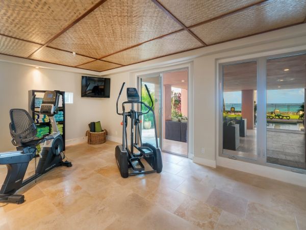Oceanfront Waimanalo Beach Vacation Home Nine Bedroom