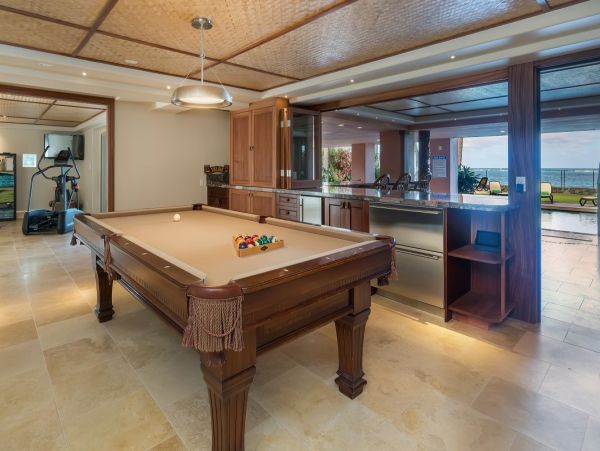 Oceanfront Waimanalo Beach Vacation Home Nine Bedroom