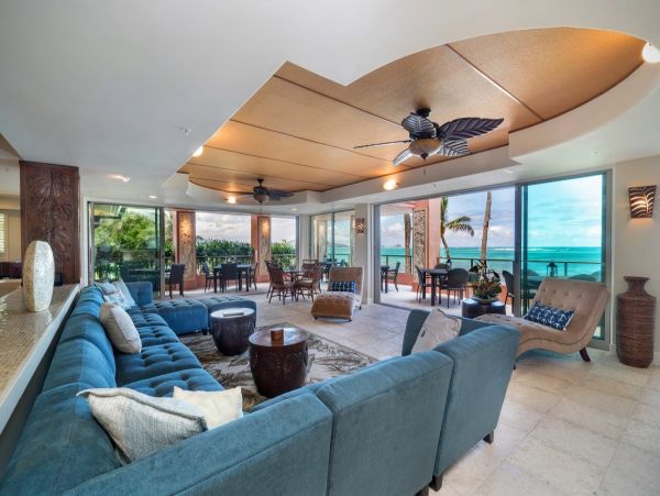 Oceanfront Waimanalo Beach Vacation Home Nine Bedroom