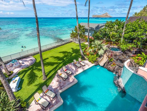 Oceanfront Waimanalo Beach Vacation Home Nine Bedroom