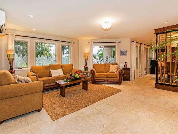 Oceanfront Waimanalo Beach Vacation Home Nine Bedroom