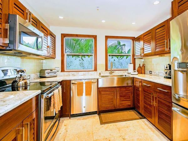Oceanfront Waimanalo Beach Vacation Home Nine Bedroom